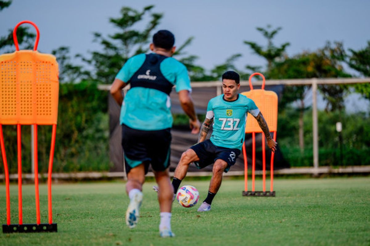 Gali Freitas, Persebaya, Liga 1 2025-2026, PSIS, Liga Indonesia, Latihan Perdana di Persebaya, Gali Freitas Siapkan Mental