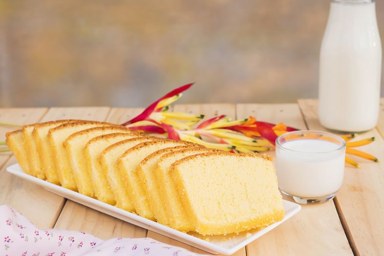 resep cloud cake, cloud cake lemon, cara membuat cloud cake, kue lembut moist, bolu lembut, Resep Cloud Cake Antikempis, Pakai Trik Pendinginan Oven Ini, Resep Cloud Cake Lemon, Cara Membuat Cloud Cake Lemon, Hasil dan Tekstur Cloud Cake, Tips Agar Cloud Cake Tidak Kempis