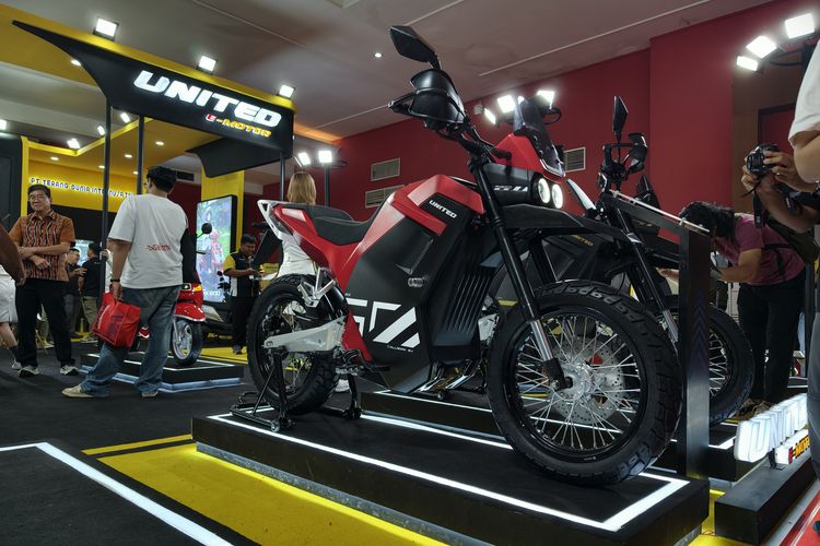 RX6000, motor listrik, United E-Motor, United Rilis RX6000: Motor Listrik Dua Alam Bisa Ngecas di SPKLU