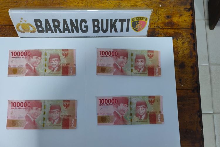 uang palsu, penukaran uang baru, ciri uang palsu, Ramai Penukaran Uang Baru Jelang Idul Fitri, Ketahui Ciri Uang Palsu agar Tidak Tertipu, Dilihat dari warna dan desain, Diraba dari tekstur kertas, Diterawang ke cahaya, Periksa Benang Pengaman, Kenali Ciri-ciri Spesifik