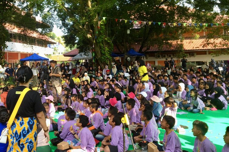 penggunaan gadget, dampak gadget bagi anak, dampak anak main gadget, anak main gadget, bahaya anak main gadget, bahaya anak main hp terus, Ini Bahaya Anak Main Gadget Tanpa Batasan Menurut Psikolog
