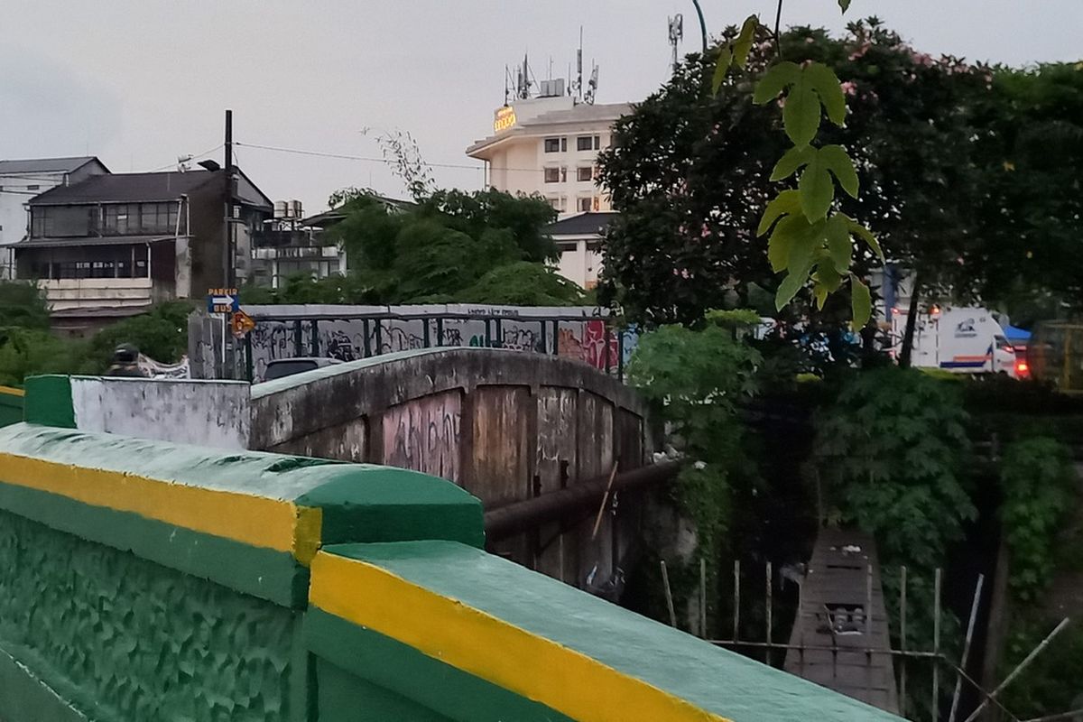 Jembatan Kewek, Kretek Kewek, jembatan kewek, jembatan kewek jogja, jembatan kewek jogja kritis, sejarah Kretek Kewek, Sejarah Kretek Kewek, Jembatan Berumur Lebih dari 100 Tahun yang Kini Kondisinya Kritis, Sejarah Singkat Kretek Kewek, Kretek Kewek Berada di Kawasan Cagar Budaya, Renovasi dan Modernisasi Kretek Kewek, Kondisi Jembatan Kleringan yang Sudah Kritis, Pembatasan Lalu Lintas di Jembatan Kleringan untuk Keselamatan, Kendaraan Berat Dilarang Melintas di Jembatan Kleringan