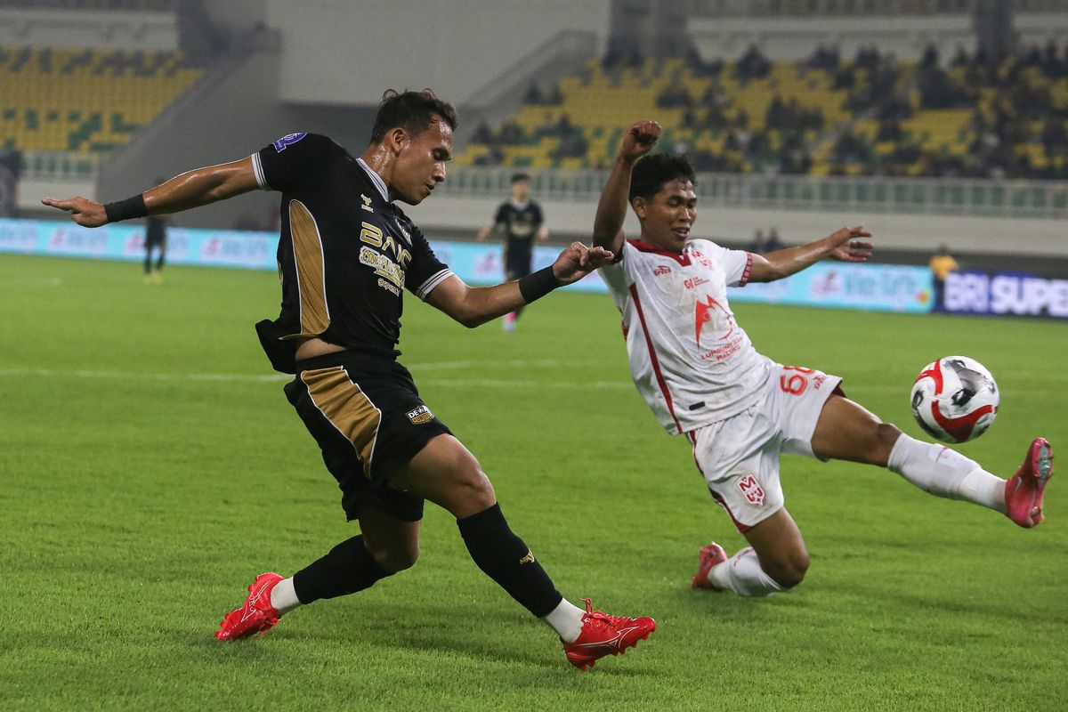 dewa united, Jan Olde Riekerink, Malut United, Dewa United vs Malut United, Super League 2025-2026, Pelatih Dewa United Akui Kelemahan dalam Transisi Melawan Malut United