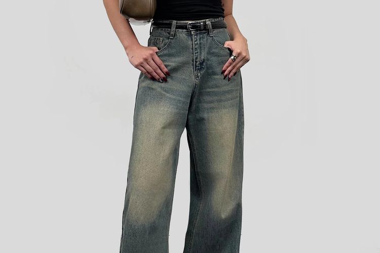 celana jeans, celana jeans merek lokal, celana jeans wanita, celana jeans pria, rekomendasi celana merek lokal, brand jeans lokal, celana jeans lokal, rekomendasi brand jeans lokal, rekomendasi celana jeans lokal, rekomendasi jeans lokal, 10 Merek Celana Jeans Lokal Terbaik yang Wajib Kamu Punya di Lemari, 1. Lea Jeans, 2. Ecinos, 3. Hip &amp; Tell, 4. Klavee, 5. 3Mongkis, 6. Jiniso, 7. Warpath, 8. F-Miga, 9. Keygirl, 10. Papperdine