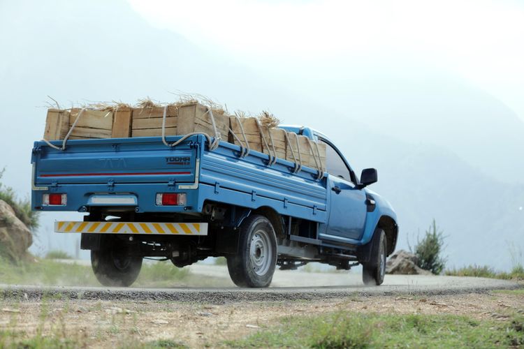Mahindra, Tata Motors, Agrinas Ungkap Mahindra Bangun Pabrik 2027, Tata Motors Menyusul 2029