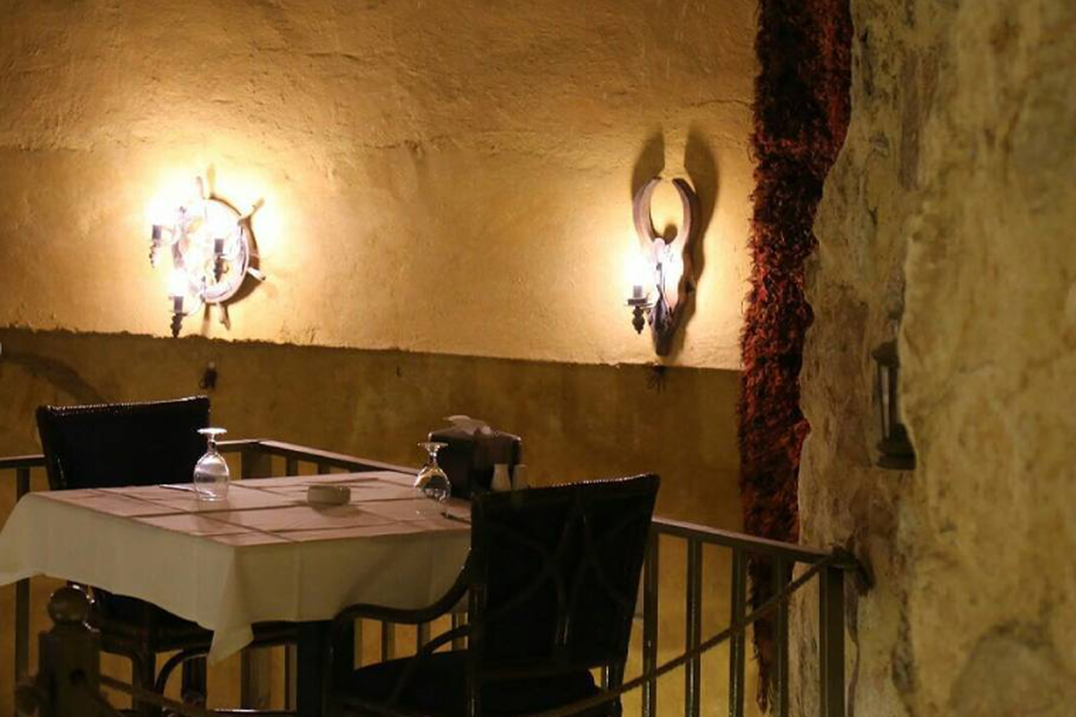 Yordania, restoran gua, restoran unik, restoran di yordania, Restoran Unik di Yordania, Makan di Gua Berusia 60 Juta Tahun