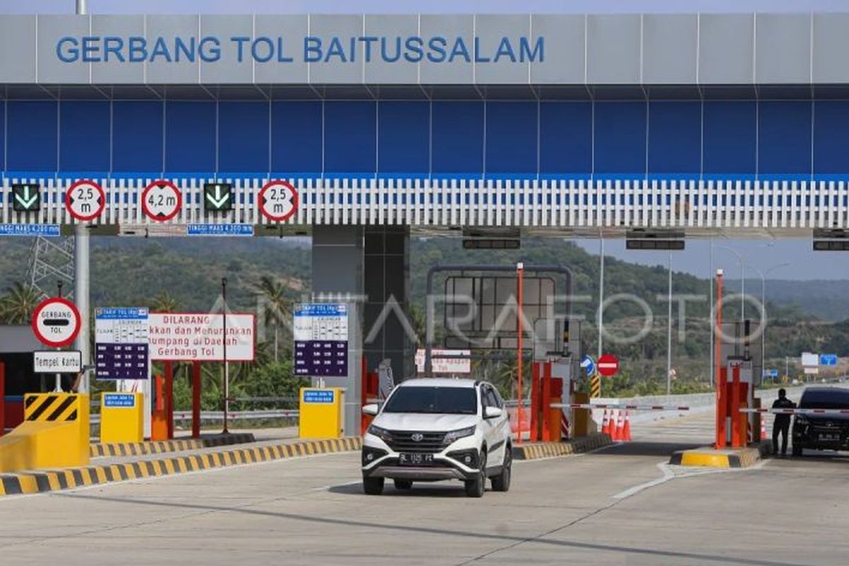 otomotif, Tol Trans Sumatera, kendaraan bermotor, Trans Sumatera, Jalan Tol, mudik Lebaran 2025, 140.362 Kendaraan Melintas Tol Trans Sumatera H-3 Lebaran 2025