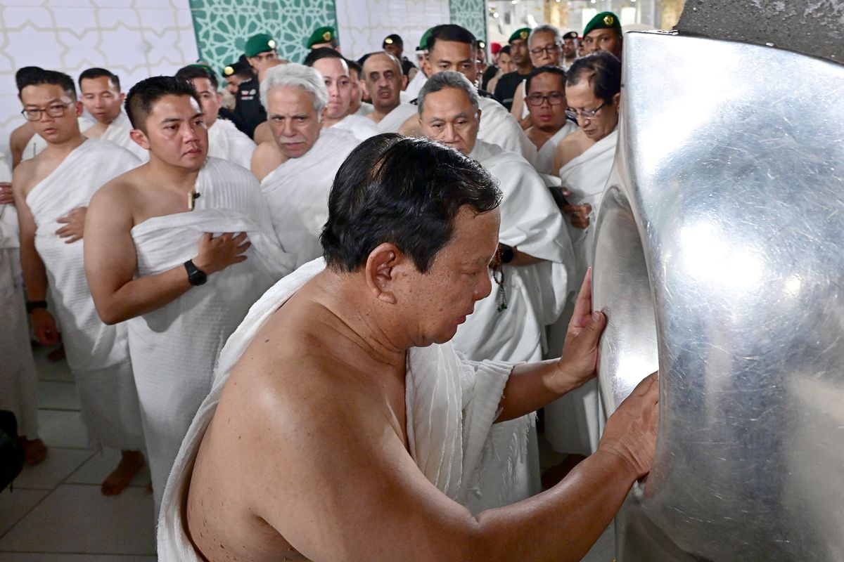Presiden Prabowo, KMP Tunu Pratama Jaya, Selat Bali, KMP Tunu Pratama Jaya tenggelam, selat bali, KMP Tunu Pratama Jaya Tenggelam, Meski Sedang Umrah, Presiden Prabowo Instruksikan Evakuasi Cepat Korban Tenggelamnya KMP Tunu Pratama Jaya