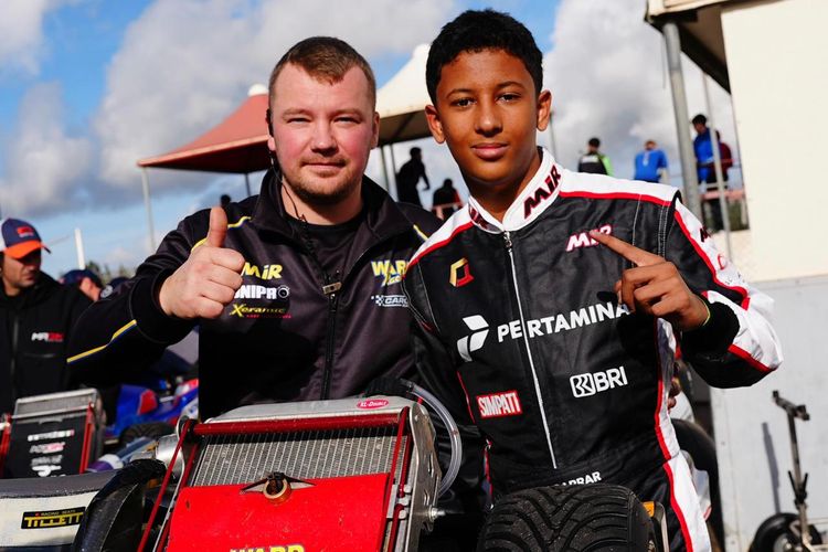Qarrar Firhand, WSK Super Master Series 2026, motorsport, Pebalap Muda Indonesia Qarrar Firhand Raih Pole Position Grup di WSK Super Master 2026