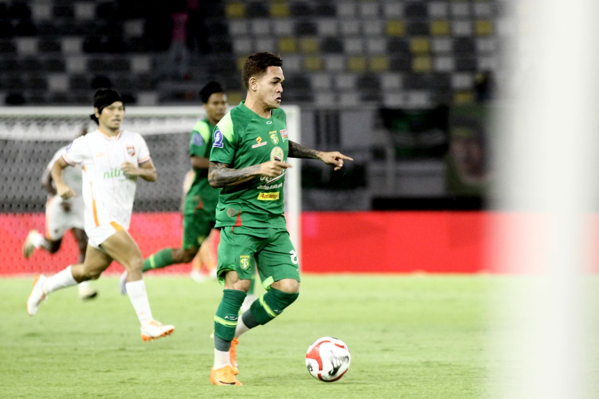 Malut United, Persebaya Surabaya, Super League, Bernardo Tavares, Hasil Persebaya Vs Malut United 2-1: Debut Bernardo Tavares Berbuah Manis
