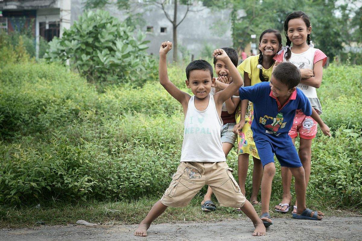 Montessori, Anak di Bawah 8 Tahun Perlu Bergerak 3 Jam Sehari, Ini Kata Psikolog, Anak usia di bawah 8 tahun perlu banyak bergerak, Memasuki usia remaja, anak mulai membutuhkan teman sebaya, Waktu bermain tetap perlu dibatasi, Orangtua perlu hadir sebagai pendamping