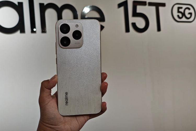 HP terbaru, HP baru, iQoo, iPhone, Huawei, huawei, Oppo, Moto, Poco, Realme, HP terbaru Oktober, HP baru Oktober, 14 HP Terbaru di Indonesia, Harga Mulai Rp 1 Jutaan, 1. iQoo Z10R, 2. iPhone 17, 3. iPhone Air, 4. iPhone 17 Pro, 5. iPhone 17 Pro Max, 6. Huawei Pura 80, 7. Poco M7, 8. Moto G06 Power, 9. Realme 15, 10. Realme 15 Pro, 11. Realme 15T, 12. Oppo A6 Pro 4G, 13. Oppo A6 Pro 5G, 14. Oppo A5i Pro 5G