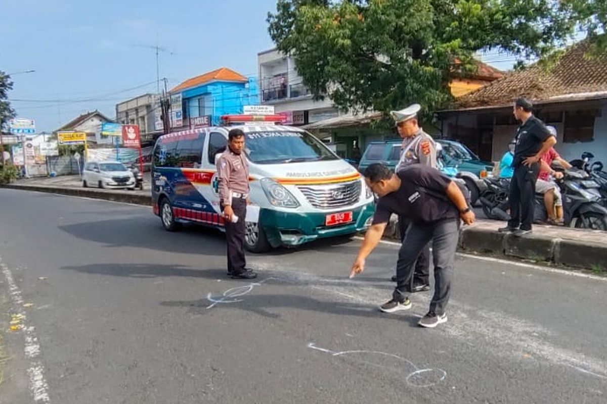kecelakaan, pidana, ambulans, membuntuti ambulans, Risiko Membuntuti Ambulans: Bahaya Kecelakaan hingga Jerat Pidana