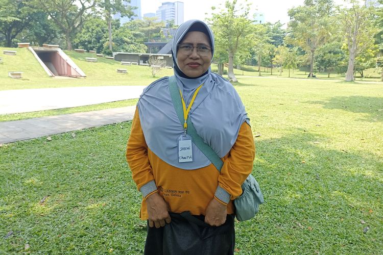Rumah Rasa, Lansia, Hipertensi, periksa ke dokter, hipertensi, lansia, deteksi dini, menjaga kesehatan, kesehatan lansia, pemeriksaan rutin, rumah rasa, Cerita Sarmi dan Toni, Lansia Pengidap Hipertensi yang Rutin Periksa ke Dokter