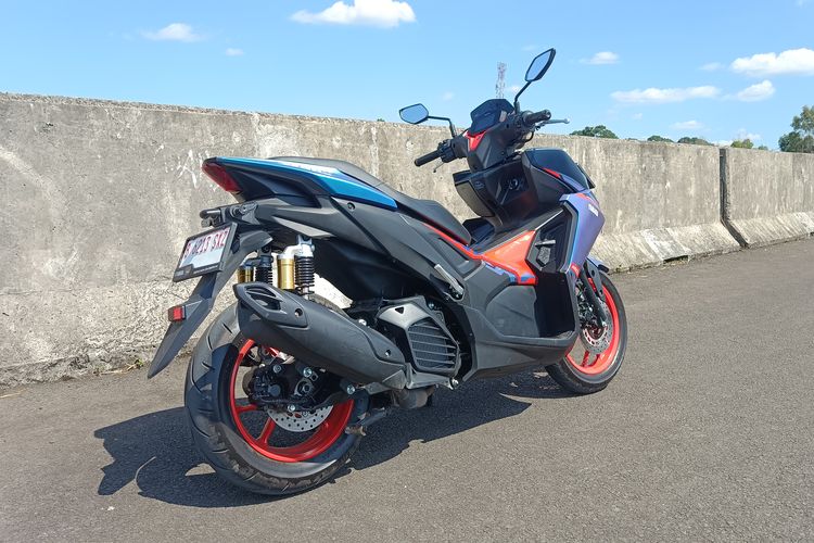 biaya kepemilikan, spesifikasi, Yamaha Aerox Alpha, CyberCity, Mengungkap Kelebihan dan Kekurangan Yamaha Aerox Alpha CyberCity, Desain Sporty, Spesifikasi dan Fitur , Rasa Berkendara Aerox Alpha CyberCity, Biaya Kepemilikan Aerox Alpha CyberCity