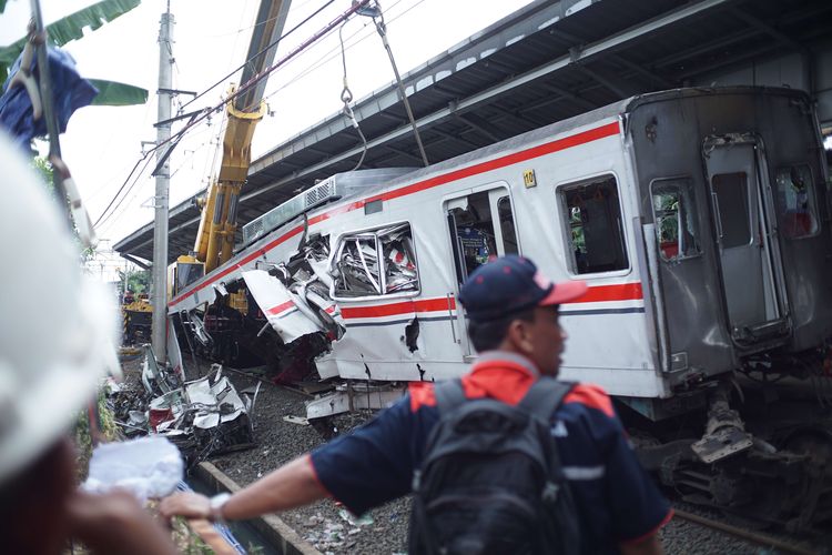 Argo Bromo Anggrek, kereta jarak jauh, Daftar Kereta Jarak Jauh yang Batal Berangkat akibat Kecelakaan KRL dan Argo Bromo Anggrek, KAI Daop 5 Purwokerto, KAI Daop 8 Surabaya, KAI Daop 6 Yogyakarta, KAI Daop 2 Bandung, Daftar loket stasiun untuk refund tiket kereta api