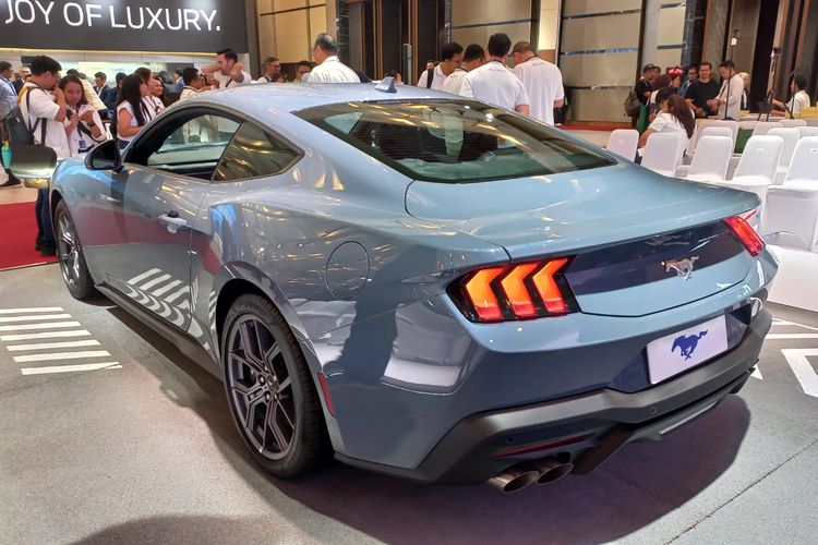 Ford Mustang, muscle car, ford mustang, GIIAS 2025, EcoBoost 2.3 L, Ford Mustang EcoBoost: Opsi Entry-Level Muscle Car