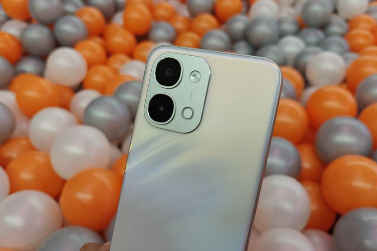 Vivo, Vivo Y31d Pro, smartphone, Kesan Saya Menggenggam Vivo Y31d Pro, Baterai Besar, Bobot Tak Jadi Soal