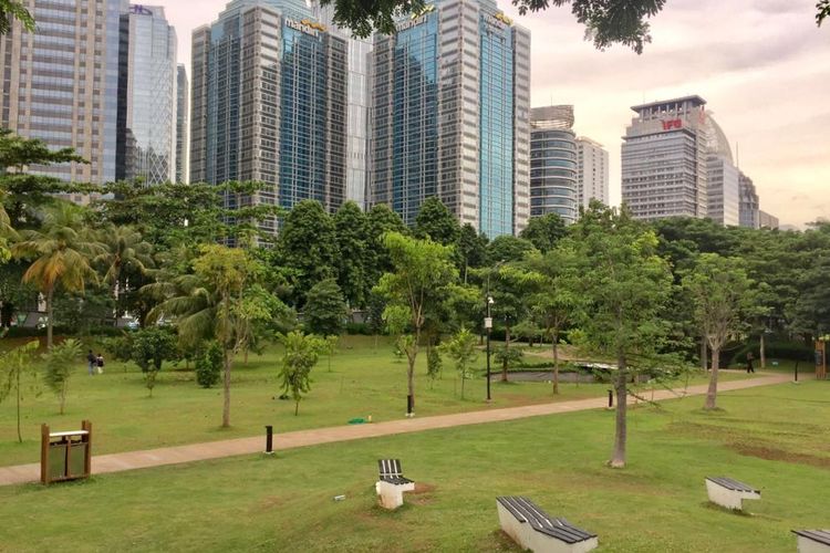 kuliner Jakarta, 7 Rekomendasi Wisata dan Kuliner di Sekitar Stasiun MRT, Apa Saja?, 1. Hutan Kota GBK (Stasiun MRT Istora Mandiri), 2. Blok M (Stasiun MRT Blok M), 3. M Bloc Space (Stasiun MRT Blok M), 4. Little Tokyo Blok M (Stasiun MRT Blok M), 5. Urban Forest Cipete (Stasiun MRT Cipete Raya), 6. Museum Basoeki Abdullah (Stasiun MRT Fatmawati), 7. JPO Phinisi (Stasiun MRT Bendungan Hilir), 8. Skydeck Bundaran HI (Stasiun MRT Bundaran HI)