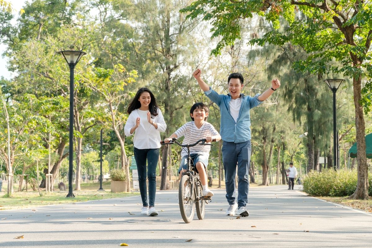 11 Resolusi Sehat Tahun 2026, Hidup Panjang Umur dan Berkualitas, 1. Mencoba kebiasaan wellness baru, 2. Menjadwalkan waktu sosial secara konsisten, 3. Menjadikan rasa syukur sebagai rutinitas, 4. Bergerak lebih banyak dengan cara sederhana, 5. Meluangkan waktu untuk meditasi, 6. Mengonsumsi makanan ramah usus, 7. Memperbanyak minum air putih, 8. Memperbanyak ragam makanan di piring, 9. Menjauhkan ponsel dari kamar tidur, 10. Menjadwalkan pemeriksaan kesehatan rutin