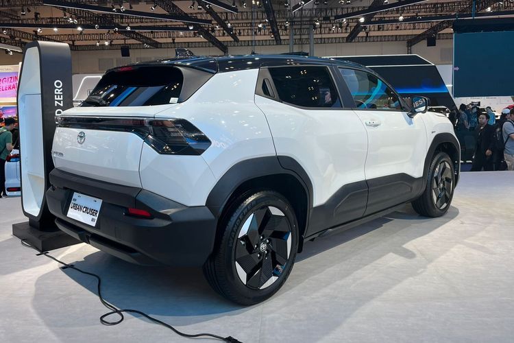 TANGERANG, GIIAS 2025, Tangerang, Toyota Urban Cruiser, kolaborasi Toyota dan Suzuki, Toyota Urban Cruiser: Sekadar Preview di GIIAS 2025