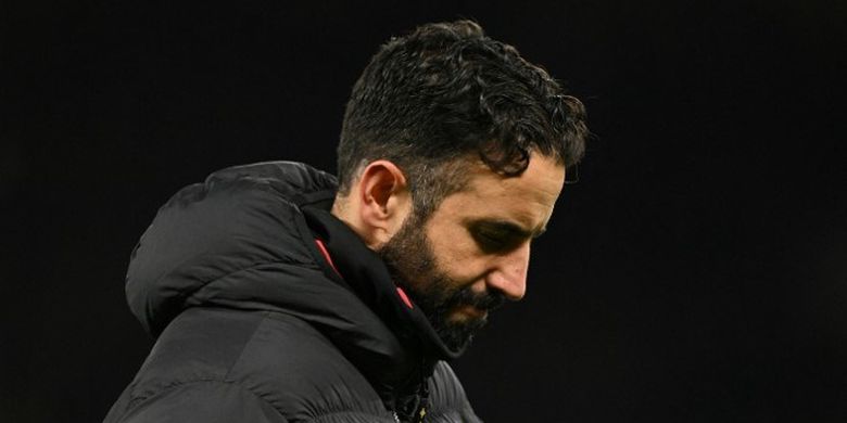 Michael Carrick, Liga Inggris, Man United, Kobbie Mainoo, Manchester United, Ruben Amorim, Michael Carrick Kritik Ruben Amorim soal Kobbie Mainoo: Dia Punya Kemampuan