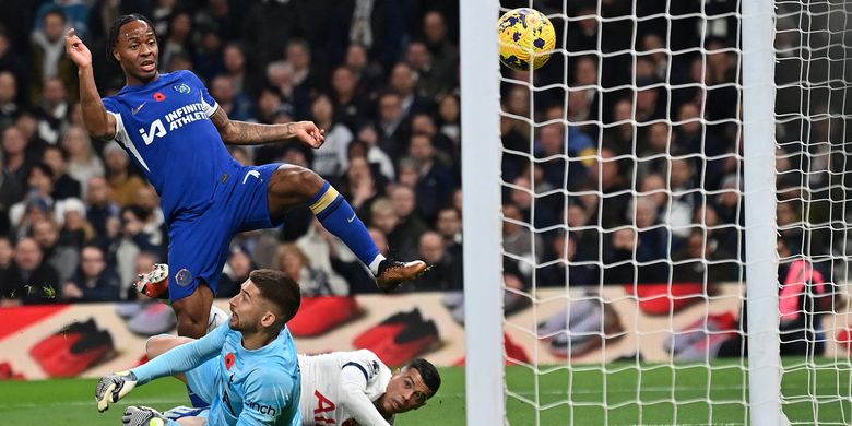 Raheem Sterling, Feyenoord, Eredivisie, Chelsea, bursa transfer, Dennis te Kloese, Robin van Persie, Liga Belanda, Komentar Raheem Sterling Usai Hengkang dari Chelsea dan Gabung Feyenoord