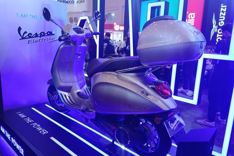 skuter listrik, vespa elettrica, Vespa Listrik, IMOS 2025, Stok Vespa Listrik di Indonesia Sudah Habis