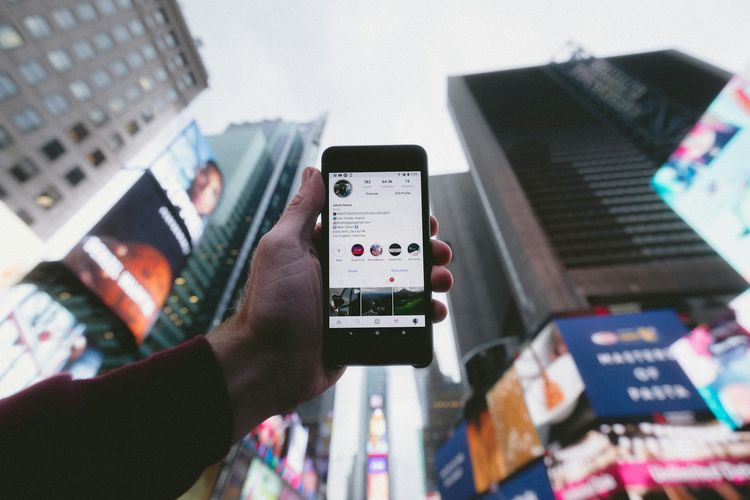 oversharing, Oversharing di Media Sosial, Haus Validasi atau Bentuk Minta Tolong?