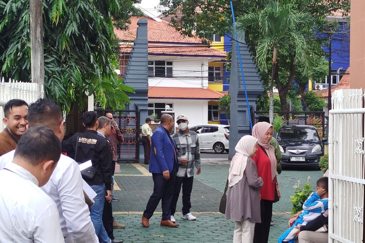 Denada, Denada Tambunan, Duduk Perkara Denada Digugat Anak Kandung Rp 7 Miliar, Akui Khilaf hingga Mediasi Gagal, Pengakuan Terbuka Denada di Media Sosial, Duduk Perkara Gugatan, Penelantaran dan Tuntutan Rp 7 Miliar, Mediasi Gagal dan Bantahan Pihak Denada, Pesan Singkat Setelah Gugatan