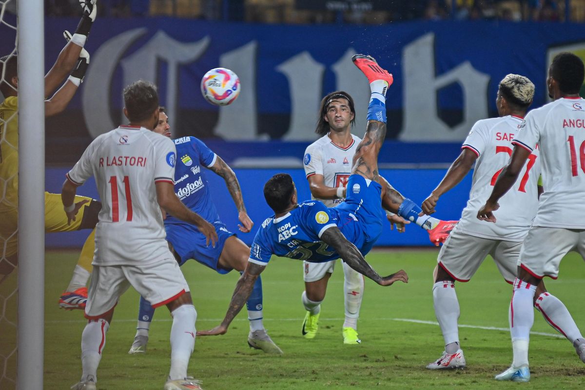 Persib, Liga 1 2024-2025, Persib Bandung, Imran Nahumarury, Bojan Hodak, Malut United vs Persib Bandung, Line Up Malut United Vs Persib, Perjuangan Juara Maung Belum Selesai