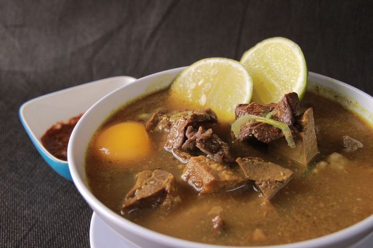 Makassar, makanan tradisional, Kuliner Makassar, Coto Makassar, makanan khas Sulawesi Selatan, wisata kuliner makassar, makanan tradisional makassar, kuliner khas Makassar, makanan enak di makassar, kuliner pantai losari, Daftar Makanan Khas Makassar Paling Terkenal, Wajib Cicip Saat ke Sulawesi Selatan