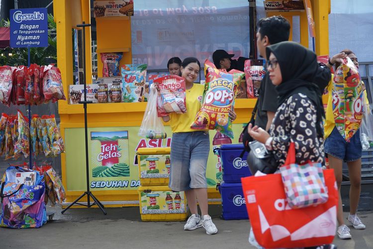 PRJ 2025, Tips jajan hemat di PRJ, prj kemayoran, jakarta fair 2025, prj kemayoran 2025, tips hemat ke prj, tips jajan hemat di prj, 6 Tips Jajan Hemat di PRJ 2025, Manfaatkan Sample Gratis, 1. Manfaatkan voucer tiket, 2. Manfaatkan sample gratis, 3. Manfaatkan promo, 4. Beli paket hemat, 5. Datang pada hari biasa, 6. Naik transportasi umum