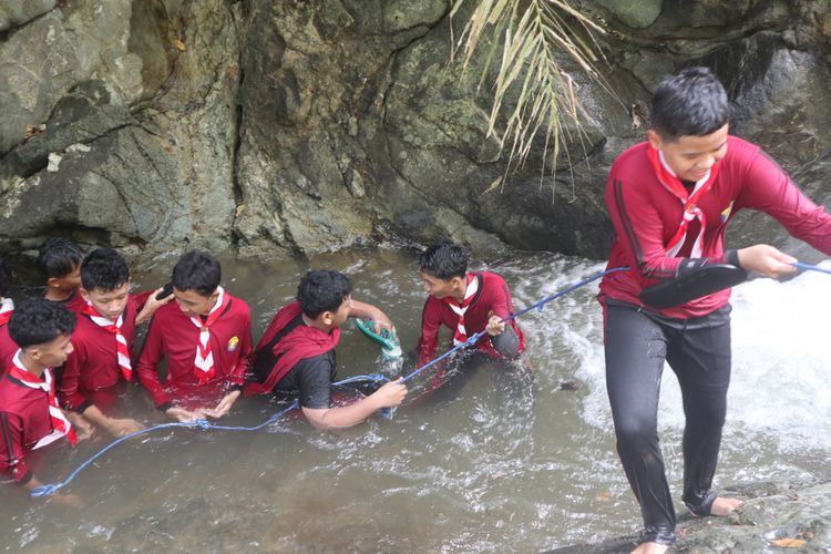 Susur Sungai di Hargotirto Kulon Progo, Ajarkan Anak Peduli Lingkungan