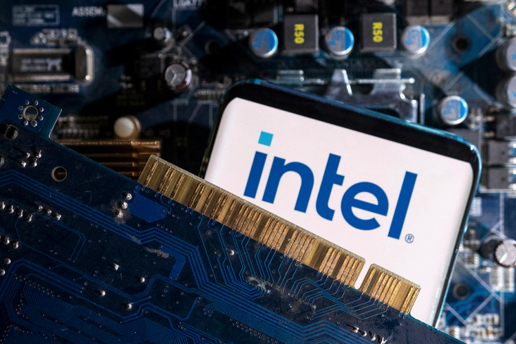 intel, saham, trump, dana hibah, Pemerintahan Trump Bidik 10 Persen Saham Intel