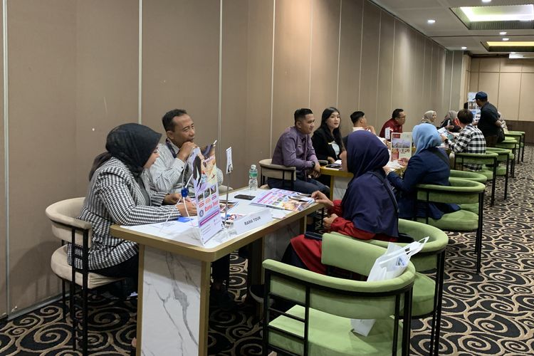 wisata Sumatera Barat, jumlah kunjungan turis Malaysia ke Sumatera Barat, wisata sumatera barat, wisata sumatera barat 2025, wisata alahan panjang sumatera barat, jumlah kunjungan turis malaysia ke sumatera barat, Seperti Apa Turis Malaysia yang Liburan ke Sumatera Barat?