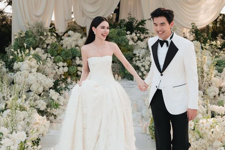 Gucci, thailand, Davika Hoorne, davika hoorne menikah, mai davika, ter chantavit, ter chantavit davika, davika ter chantavit, davika hoorne sudah menikah, ter chantavit menikah, pernikahan davika dan ter chantavit, Artis Thailand Davika Hoorne dan Ter Chantavit Menikah, Intip Detail Busananya