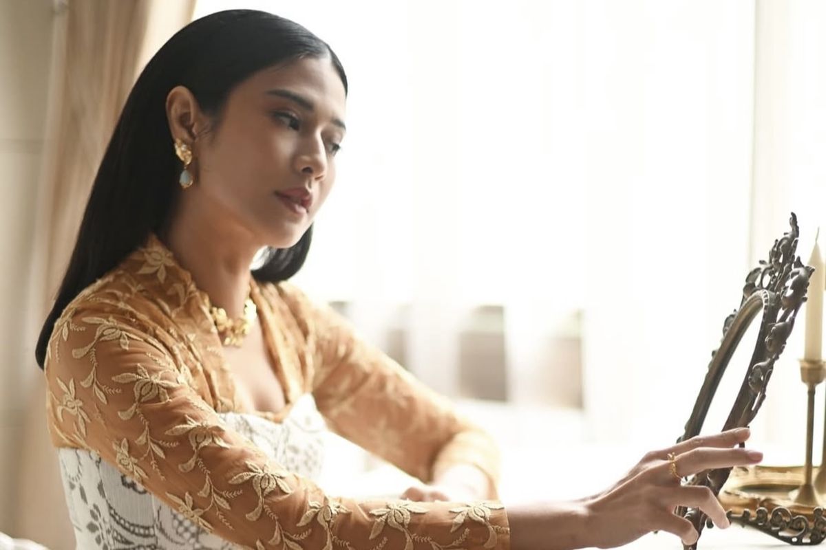 Filosofi kebaya, makna kebaya, Hari Kebaya Nasional, kebaya Indonesia, hari kebaya nasional 2025, filosofi kebaya, Mengenal Filosofi Kebaya, Warisan Perempuan Indonesia di Hari Kebaya Nasional 2025