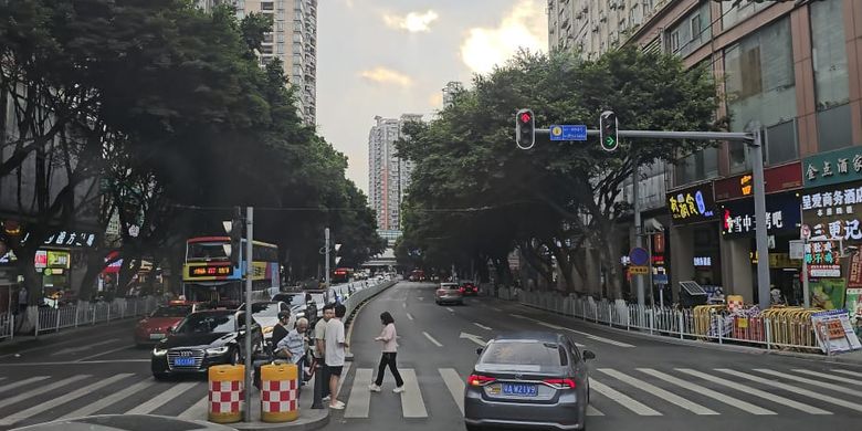 mobil, China, pelat nomor, mobil listrik, Beli Mobil Bensin di China Bisa Antre Pelat Nomor 10 Tahun