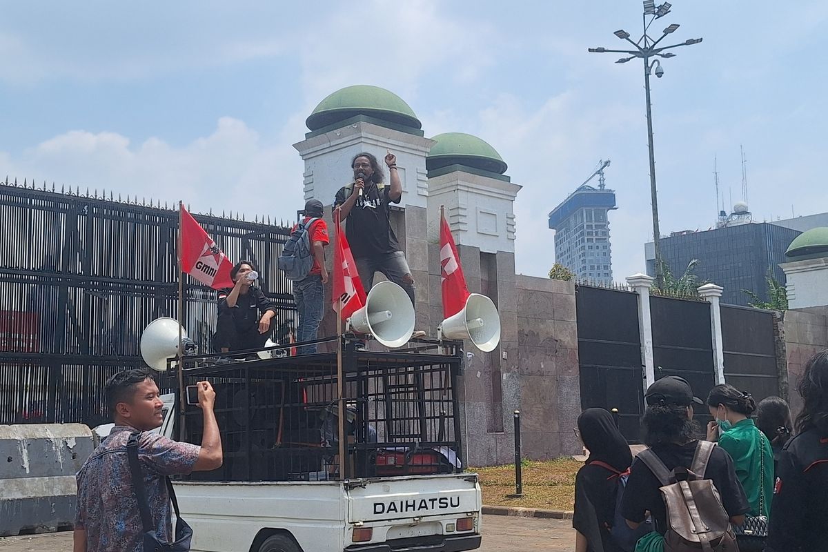 BEM SI, demo jakarta hari ini, demo jakarta, demo 1 september, Demo 1 September 2025 Jakarta, Tanpa BEM SI, Ini Daftar Kelompok yang Gelar Demo di Jakarta 1 September 2025, Aliansi BEM Tangerang Selatan, Mantan Dosen Universitas Muhammadiyah Madiun, Koalisi Mahasiswa Nusantara (Kamnas), Lembaga Bantuan Hukum DPD KNPI DKI Jakarta, Pengurus Pusat PMKRI, Kelompok Bangun Indonesia Maju, Komunitas Pemantau Korupsi, Gerakan Mahasiswa Pejuang Rakyat (Gempar), Gerakan Muda Anti Korupsi