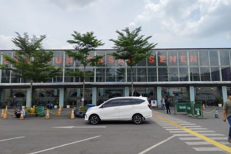 Stasiun Pasar Senen, keberangkatan kereta dari stasiun pasar senen, kereta dari stasiun pasar senen, Tips Naik Kereta dari Pasar Senen, Penumpang Harus Datang Jam Berapa?