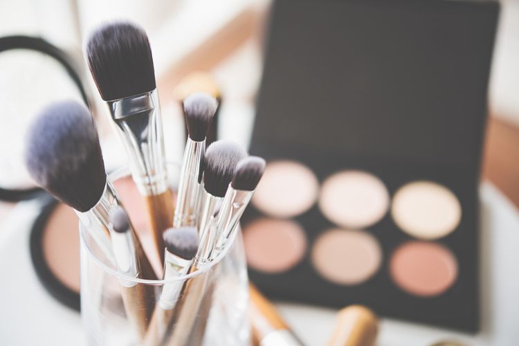 beauty tools, Beauty tools, Sponge makeup, Beauty Blender, Eyelash curler, eyelash curler, beauty blender, makeup pemula, rekomendasi beauty tools, sponge makeup, belajar makeup untuk pemula, belajar makeup, 3 Rekomendasi Beauty Tools untuk yang Baru Belajar Makeup