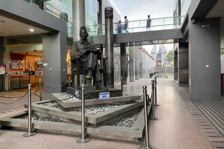 Jawa Timur, Blitar, Makam Bung Karno, wisata, kartika sari dewi soekarno, Putri Presiden Pertama Republik Indonesia, Kartika Sari Dewi Soekarno Berziarah ke Makam Bung Karno, Harga Tiketnya Rp 3.000