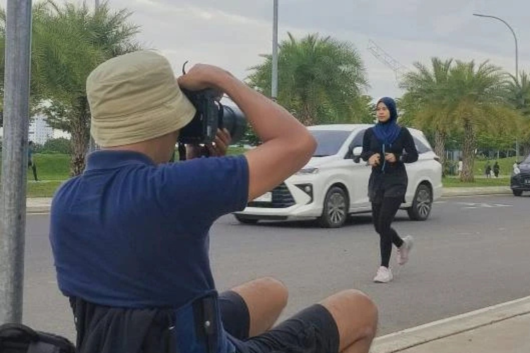 fotografer, pelari, kode etik, UU PDP, Ismail Fahmi, Drone Emprit, Polemik Fotografer Pelari di Ruang Publik, Pengamat: Perlu Kode Etik
