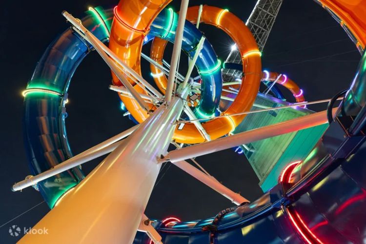 Skypark Sentosa, dry slide, Perosotan Tertinggi di Asia Tenggara Jadi Wahana Menantang Baru di Singapura