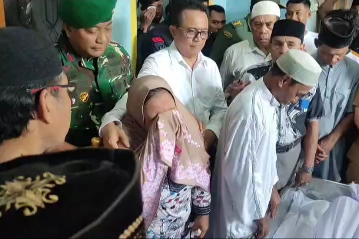 TNI AD, calon bintara, calon siswa tni, Casis TNI AD meninggal, pusdikif cipatat, Calon Bintara TNI AD Asal Ternate Meninggal saat Pendidikan di Bandung, Diklaim Jatuh di Kamar Mandi