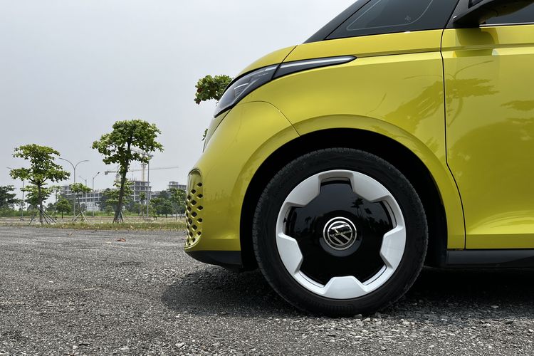 mobil, mobil listrik, ban kempis, VW ID. Buzz, Alasan VW ID. Buzz Tak Punya Ban Serep dan Tire Repair Kit
