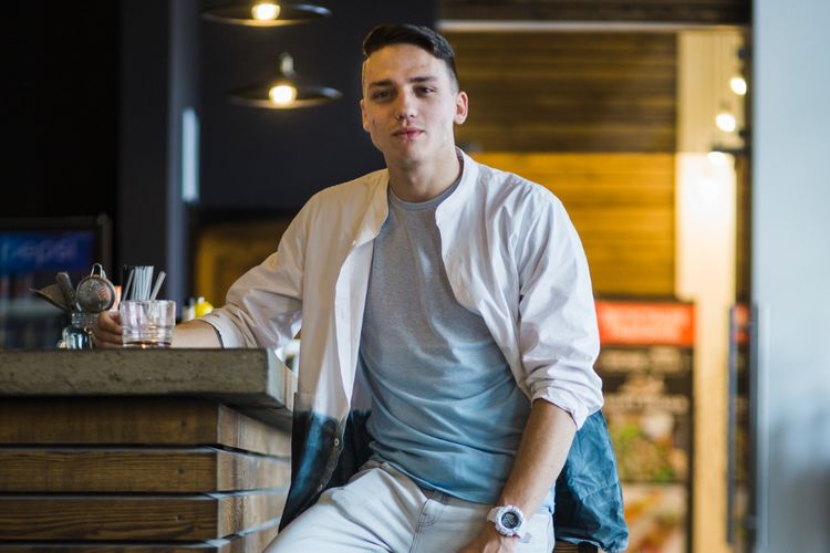 outfit first date, outfit untuk first date, outfit ngedate, outfit ngedate pertama kali, baju first date, baju ngedate sama pacar, baju untuk ngedate, 4 Tips Pilih Outfit untuk First Date, Stylish dan Nyaman, 1. Kasual, tapi eksentrik, 2. Pakai celana dan sopan, 3. Parisian style, 4. Tomboyish