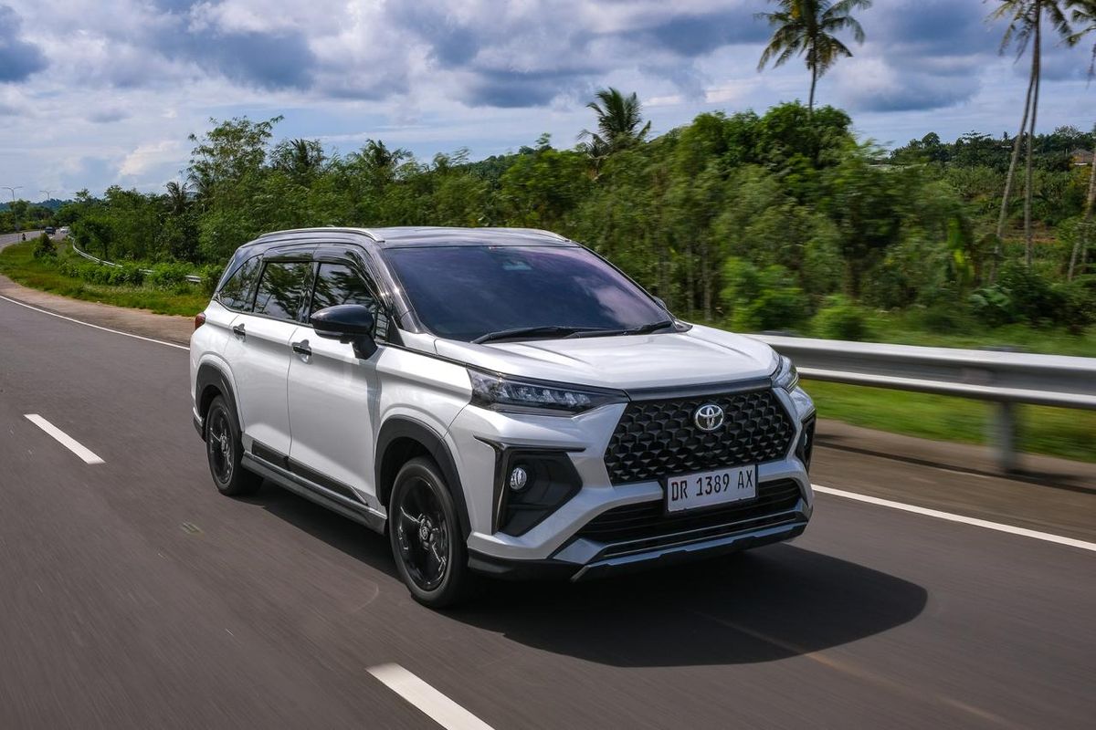 Gaikindo Jakarta Auto Week 2025, Auto2000, Anton Jimmy Suwandi, Toyota Veloz Hybrid, Distribusi Veloz Hybrid Oleh Auto2000 400 Unit dalam Dua Pekan