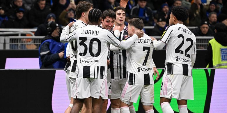 Barcelona, Andrea Cambiaso, bursa transfer, Juventus, Hansi Flick, Liga Italia, Serie A, Barcelona Bidik Andrea Cambiaso, Juventus akan Turunkan Harga